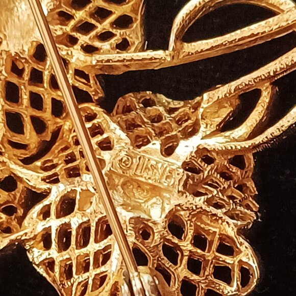 VINTAGE LISNER 3-FLOWER GOLD BROOCH - Picture 3 of 5